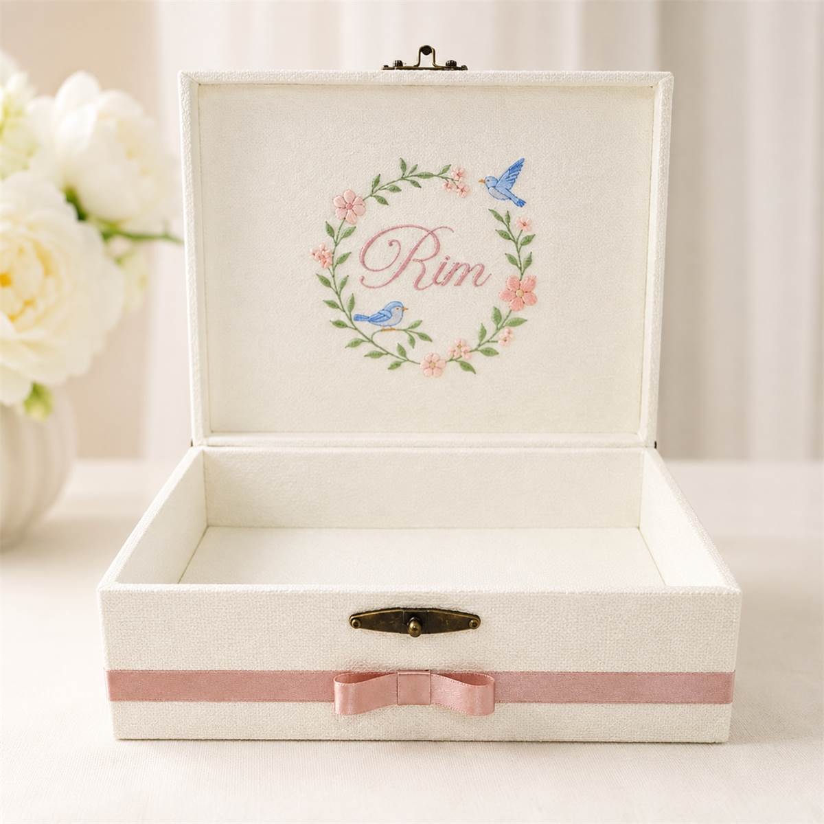 Kit Luxo Caixa Maternidade Personalizada Menina com 2 Bandejas – Passarinhos e Flores - Imagem 2